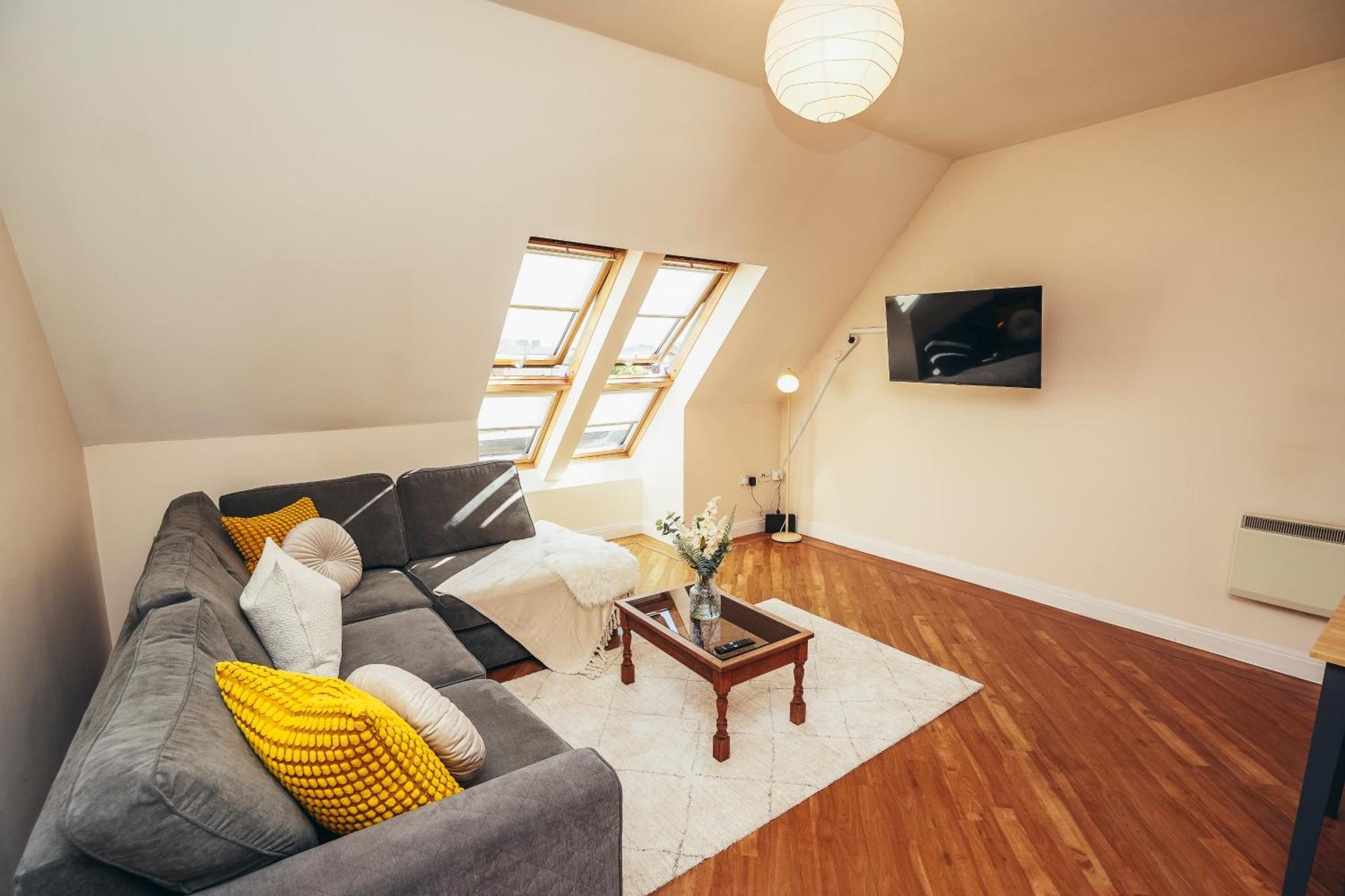 #8 The Millhouse By Derbnb, Stylish 2 Bedroom Apartment, Gated Parking, Wi-Fi, Netflix & Within Walking Distance Of The City Centre Derby Exterior photo